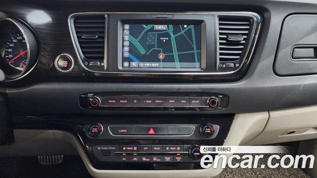 Kia Canival 2019 — photo 18