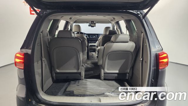 Kia Canival 2019 — photo 23