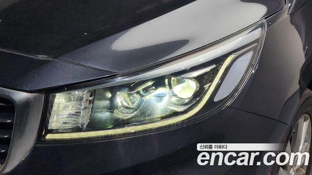 Kia Canival 2019 — photo 8