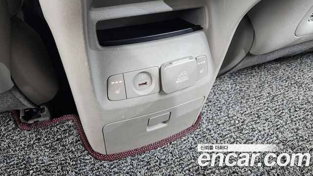 Kia Canival 2019 — photo 27