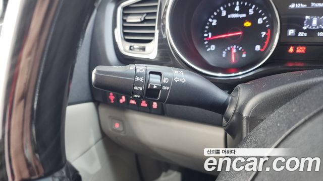 Kia Canival 2019 — photo 30