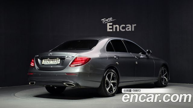 Mercedes-Benz E-Class 2020 — photo 2