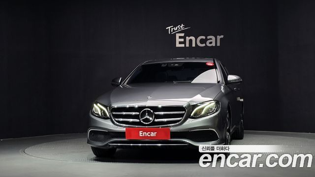Mercedes-Benz E-Class 2020 — photo 3