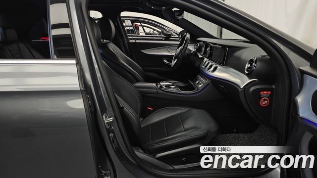 Mercedes-Benz E-Class 2020 — photo 17