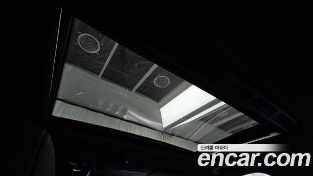 Mercedes-Benz E-Class 2020 — photo 23