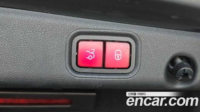 Mercedes-Benz E-Class 2020 — photo 27