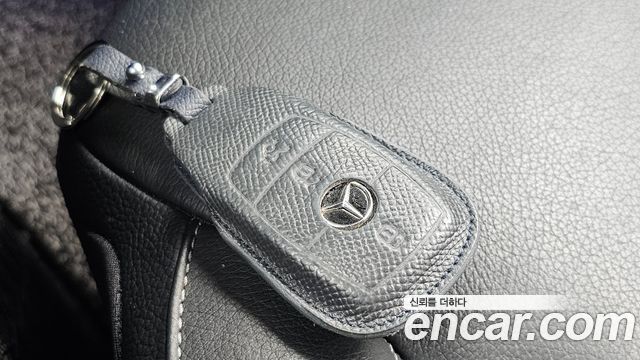 Mercedes-Benz E-Class 2020 — photo 33