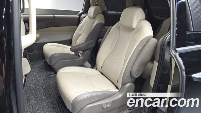 Kia Canival 2025 — photo 17
