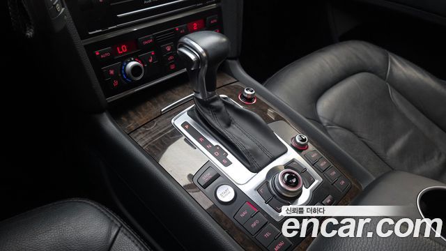 Audi Q7 2015 — photo 9