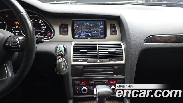 Audi Q7 2015 — photo 14
