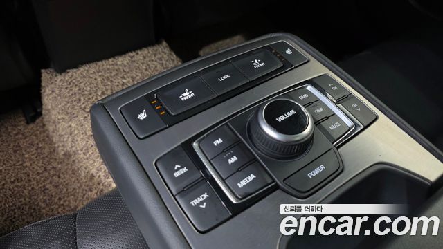 Hyundai Genesis 2016 — photo 19