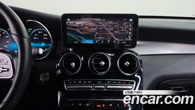 Mercedes-Benz GLC-Class 2021 — photo 18