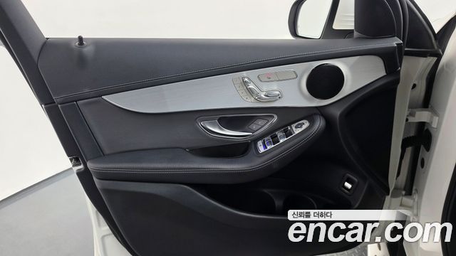 Mercedes-Benz GLC-Class 2021 — photo 14