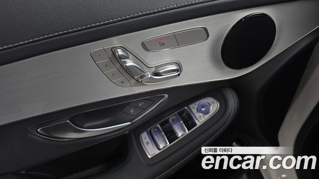 Mercedes-Benz GLC-Class 2021 — photo 27