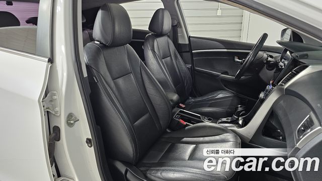 Hyundai i30 2012 — photo 11