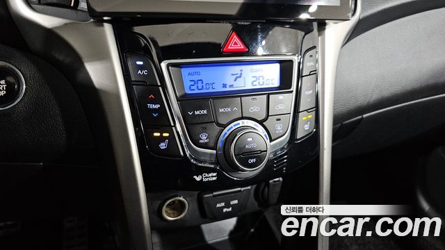 Hyundai i30 2012 — photo 18