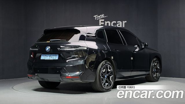 BMW iX 2022 — photo 2