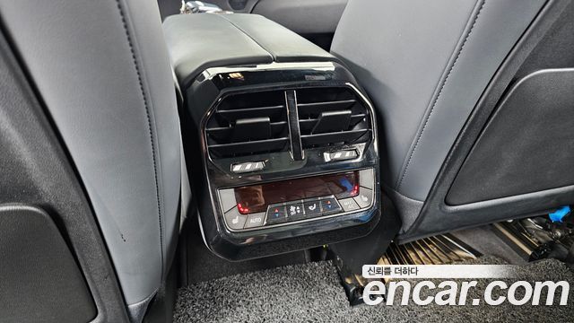 BMW iX 2022 — photo 31