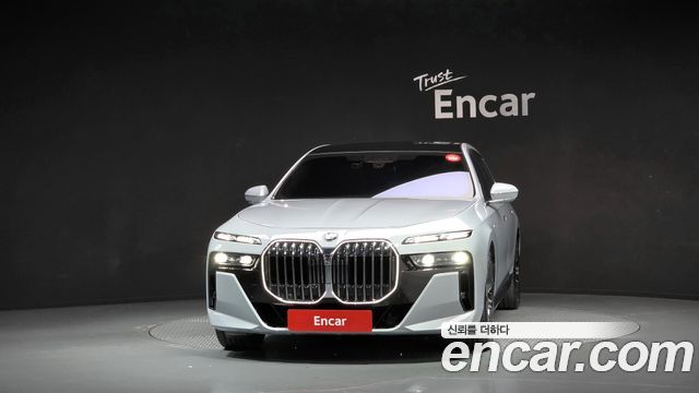BMW 7-Series 2025 — photo 3