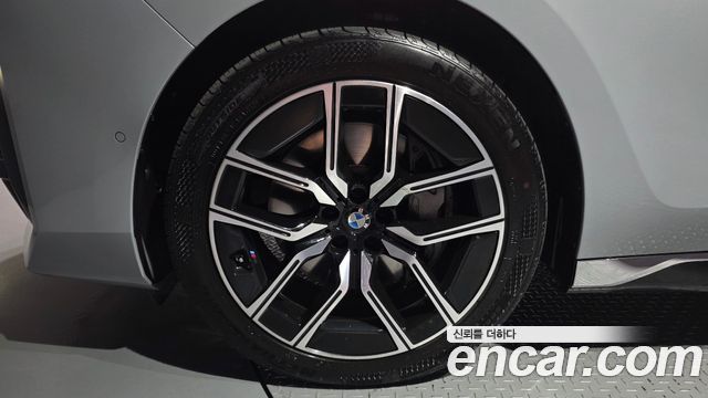 BMW 7-Series 2025 — photo 5
