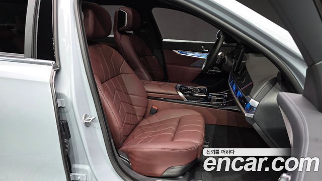 BMW 7-Series 2025 — photo 11