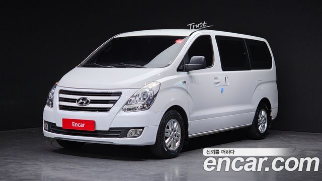 Hyundai Starex 2017 — photo 1