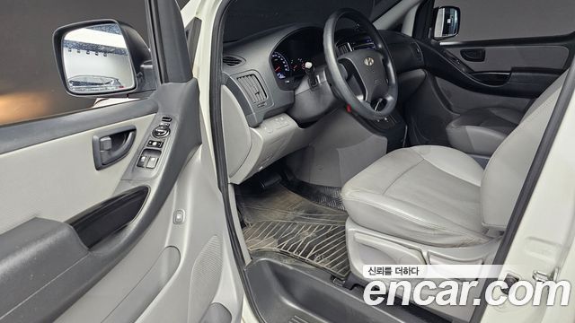 Hyundai Starex 2017 — photo 10