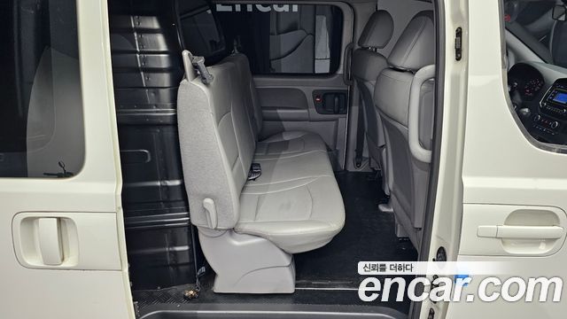 Hyundai Starex 2017 — photo 11