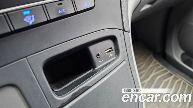 Hyundai Starex 2017 — photo 13