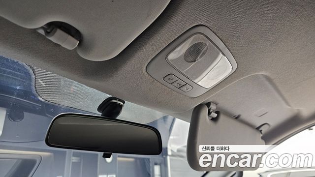 Hyundai Starex 2017 — photo 16