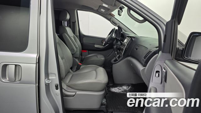 Hyundai Starex 2014 — photo 11