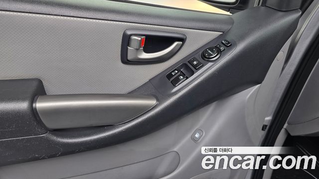 Hyundai Starex 2014 — photo 17