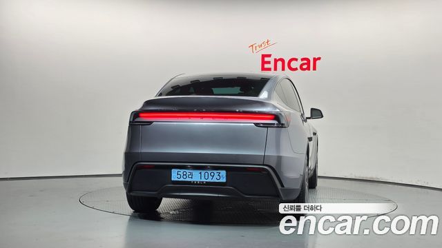 Tesla Model Y 2025 — photo 4