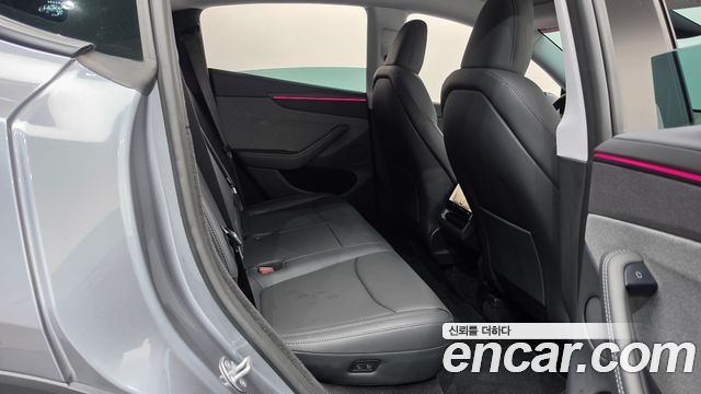 Tesla Model Y 2025 — photo 17