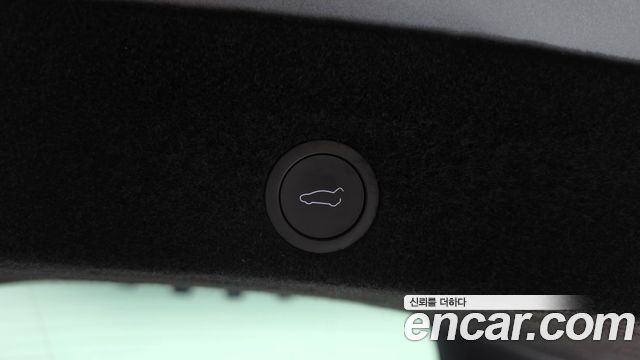 Tesla Model Y 2025 — photo 23