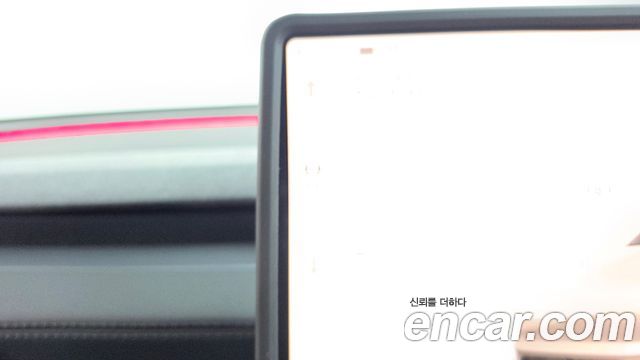 Tesla Model Y 2025 — photo 33
