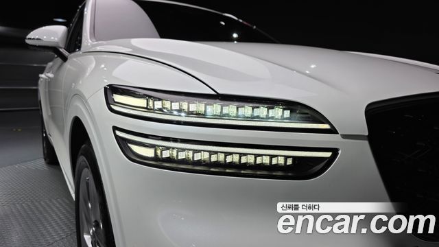 Genesis GV70 2025 — photo 8