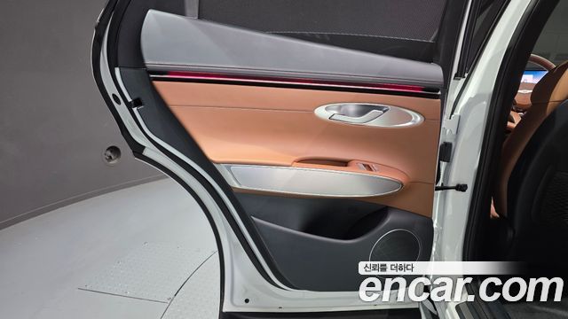 Genesis GV70 2025 — photo 15