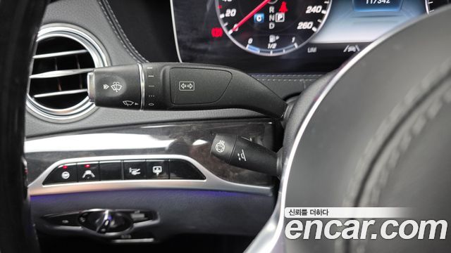 Mercedes-Benz S-Class 2020 — photo 28