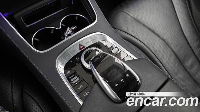 Mercedes-Benz S-Class 2020 — photo 33