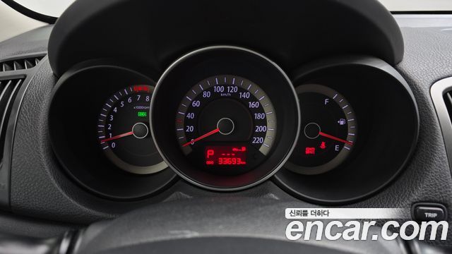 Kia Porte 2011 — photo 8