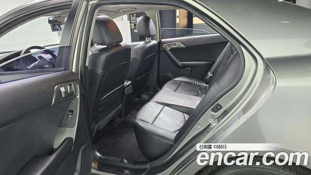 Kia Porte 2011 — photo 11