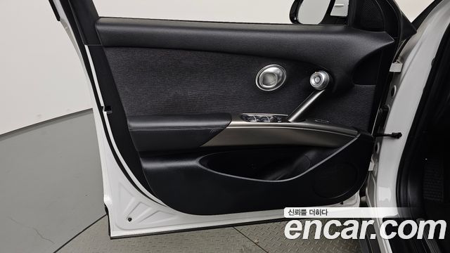 Genesis GV60 2022 — photo 14