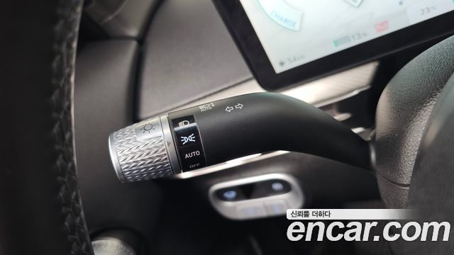 Genesis GV60 2022 — photo 28