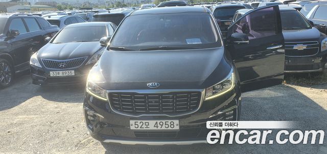 Kia Canival 2019 — photo 2