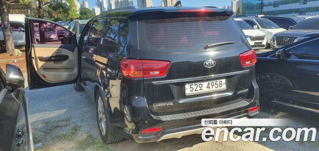 Kia Canival 2019 — photo 4