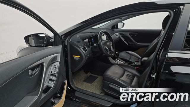 Hyundai AVANTE 2014 — photo 10