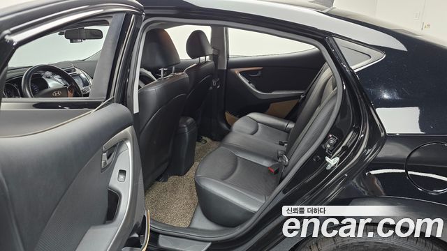 Hyundai AVANTE 2014 — photo 11