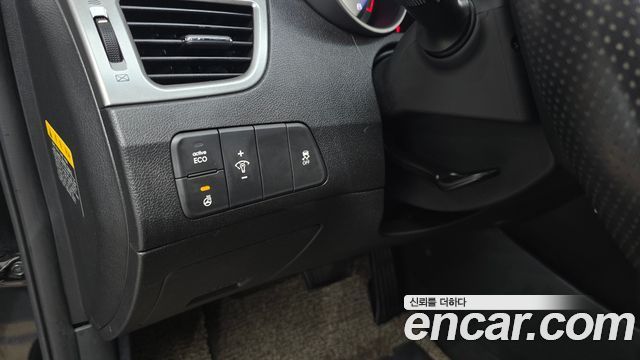 Hyundai AVANTE 2014 — photo 15