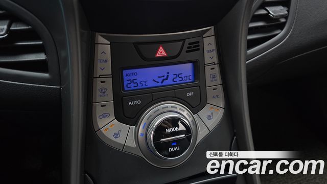 Hyundai AVANTE 2014 — photo 18